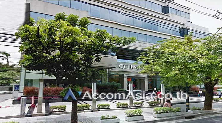 9  Office Space For Rent in Silom ,Bangkok BTS Sala Daeng at Q House Convent AA14066